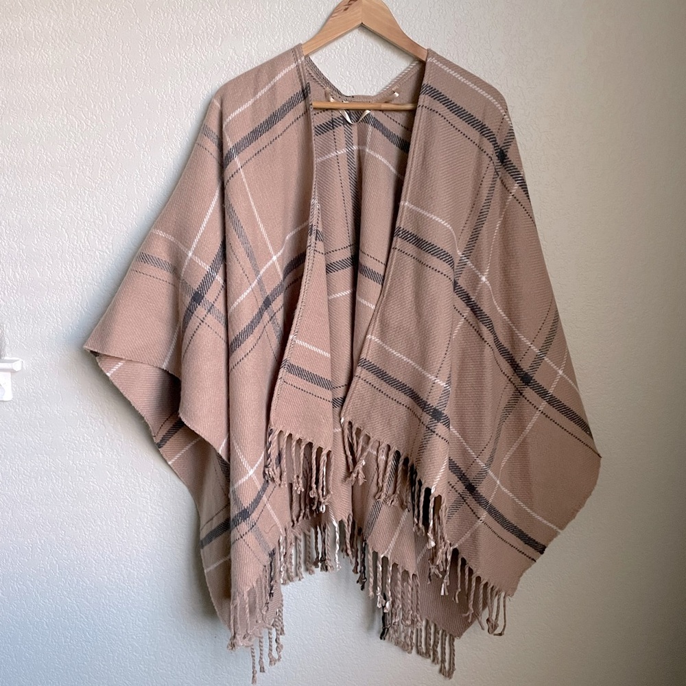 NWT Abercrombie Tan Plaid Wrap